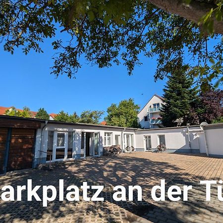 Fewo Urban Gotha - Apartment Orangerie - Am Schlosspark- Parken An Der Der Tuer- Barrierefrei, 900 Meter Zum Bahnhof - Wallbox Екстер'єр фото