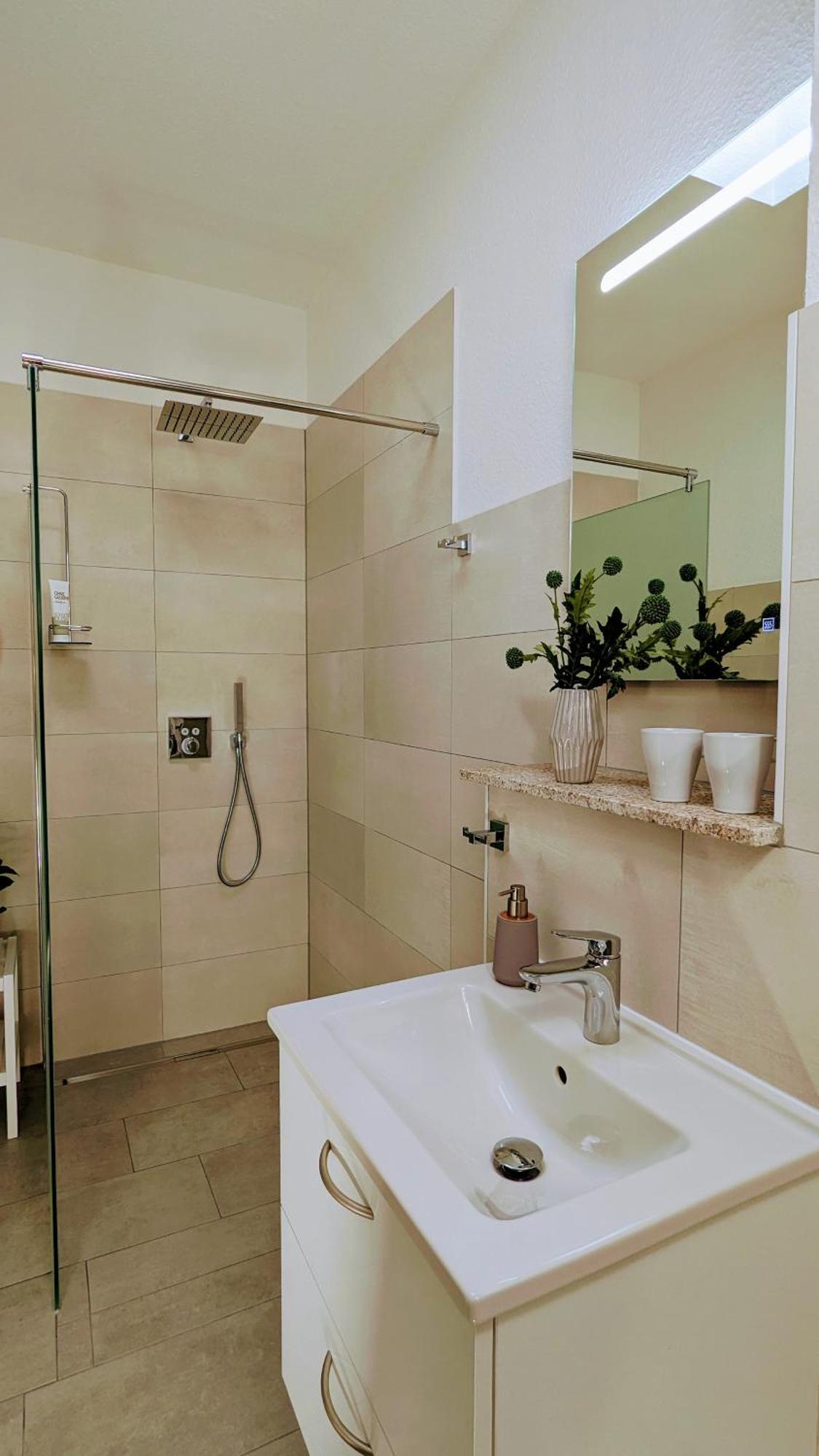 Fewo Urban Gotha - Apartment Orangerie - Am Schlosspark- Parken An Der Der Tuer- Barrierefrei, 900 Meter Zum Bahnhof - Wallbox Екстер'єр фото
