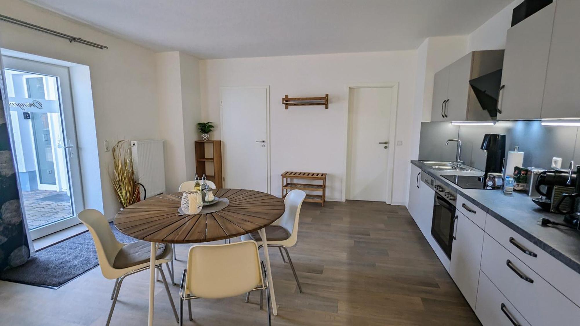 Fewo Urban Gotha - Apartment Orangerie - Am Schlosspark- Parken An Der Der Tuer- Barrierefrei, 900 Meter Zum Bahnhof - Wallbox Екстер'єр фото