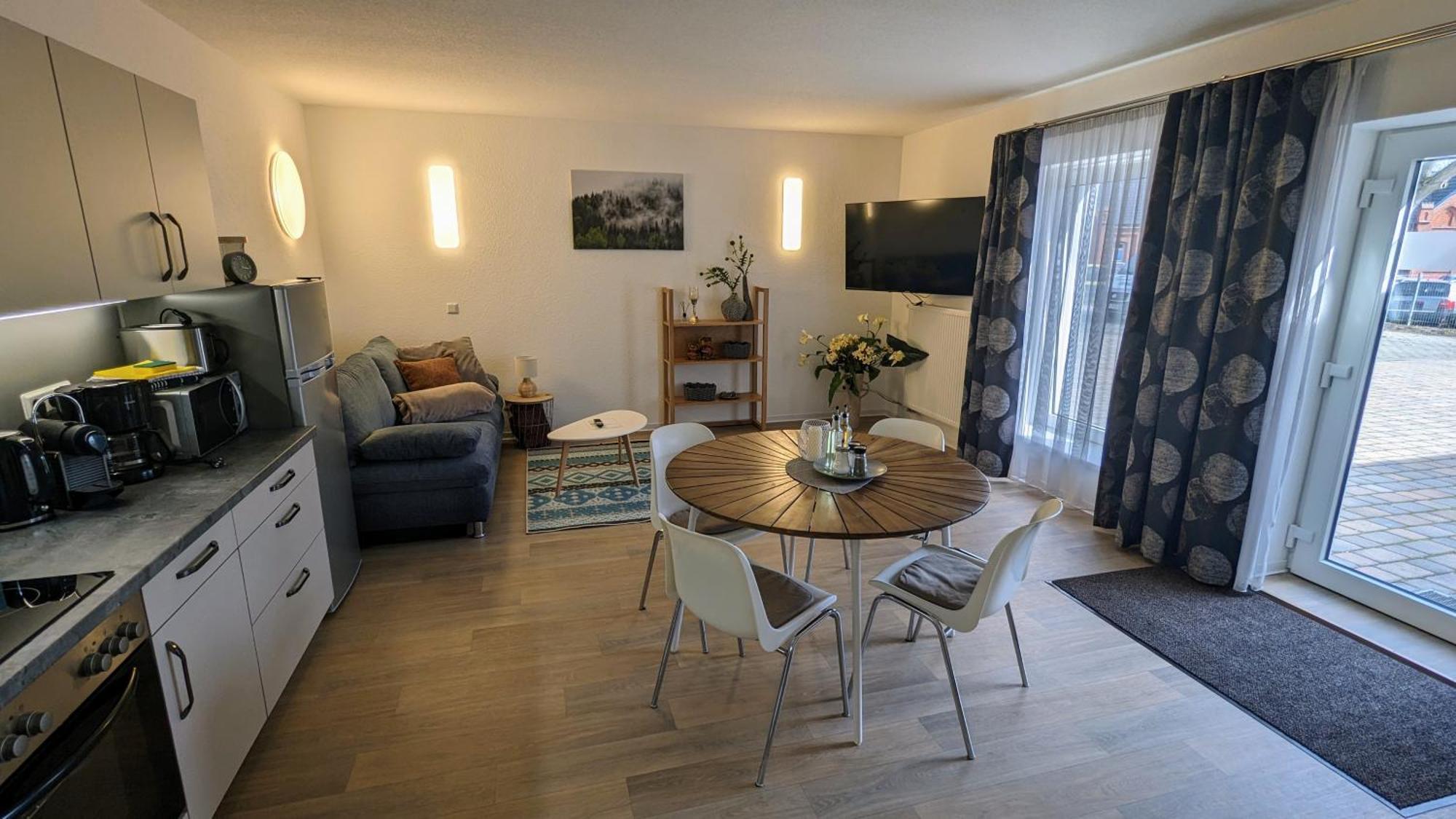Fewo Urban Gotha - Apartment Orangerie - Am Schlosspark- Parken An Der Der Tuer- Barrierefrei, 900 Meter Zum Bahnhof - Wallbox Екстер'єр фото