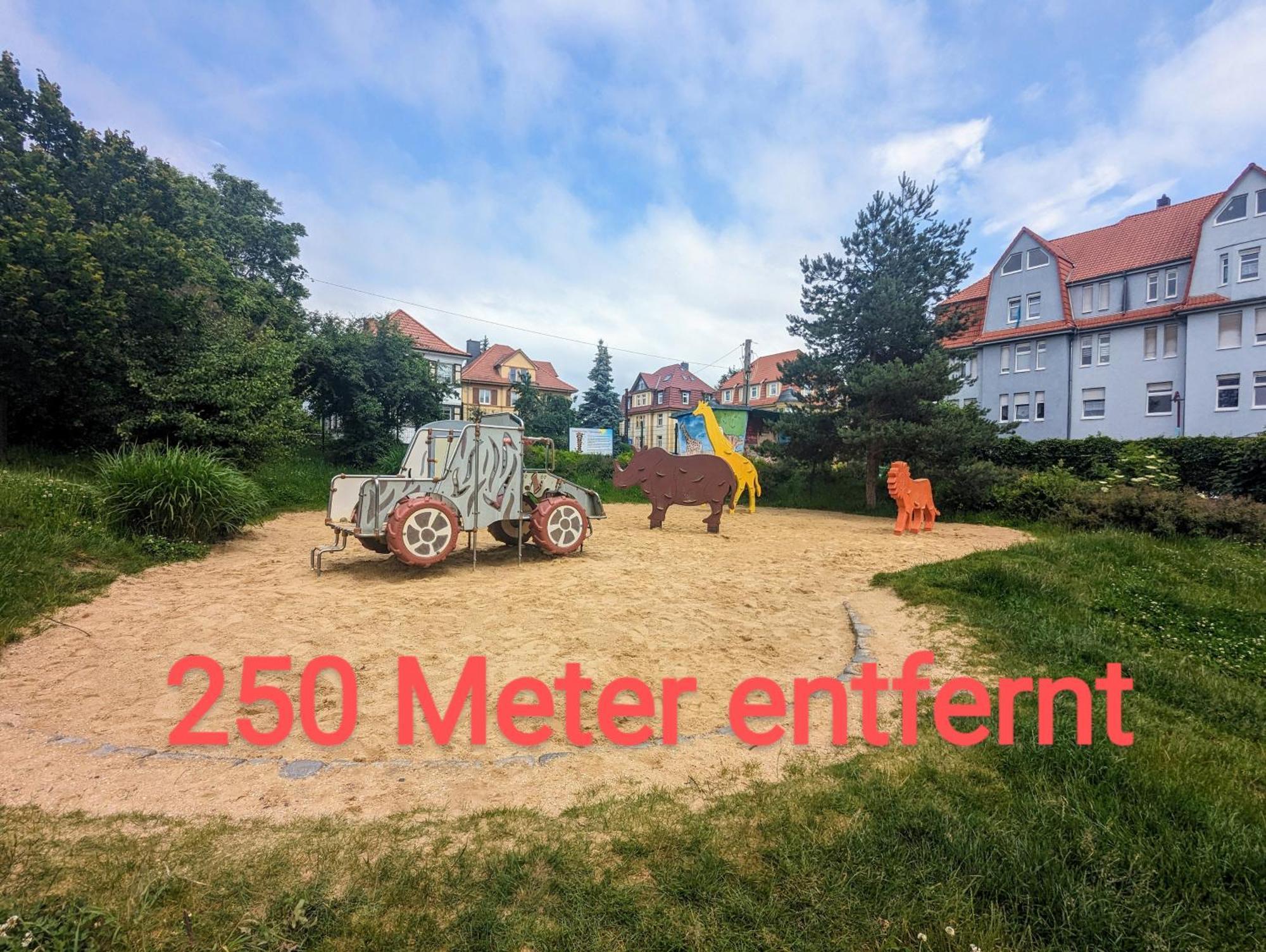 Fewo Urban Gotha - Apartment Orangerie - Am Schlosspark- Parken An Der Der Tuer- Barrierefrei, 900 Meter Zum Bahnhof - Wallbox Екстер'єр фото