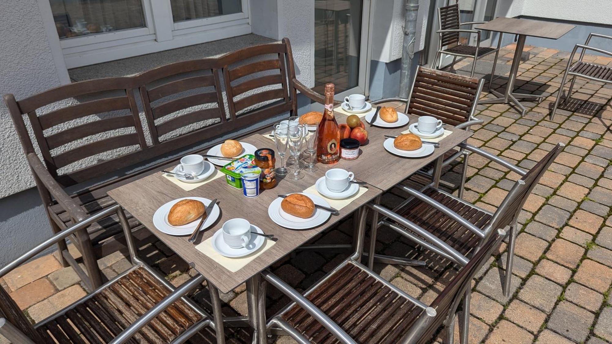 Fewo Urban Gotha - Apartment Orangerie - Am Schlosspark- Parken An Der Der Tuer- Barrierefrei, 900 Meter Zum Bahnhof - Wallbox Екстер'єр фото